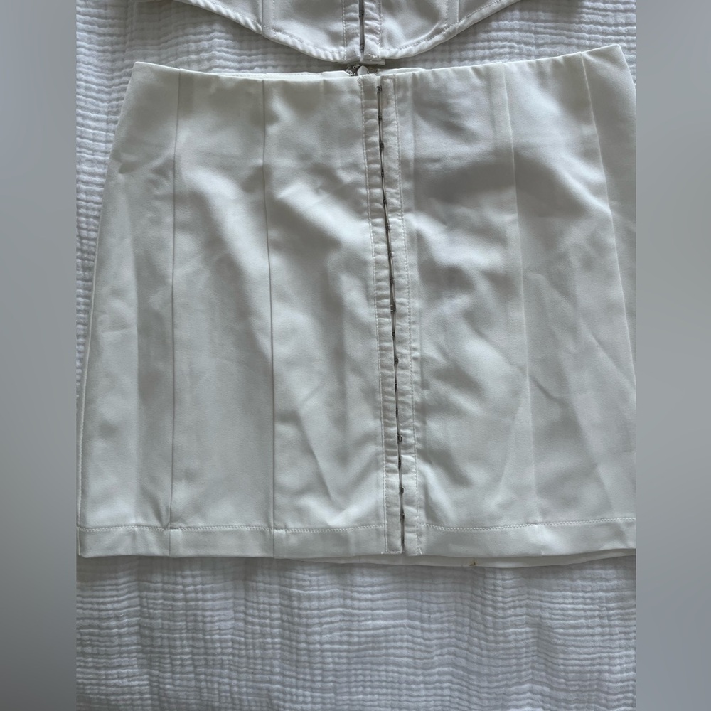 White Fox Boutique Elegant White Mini Skirt